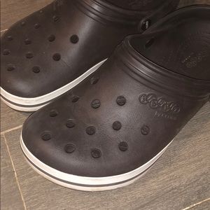 Mens crocs black with white stripe